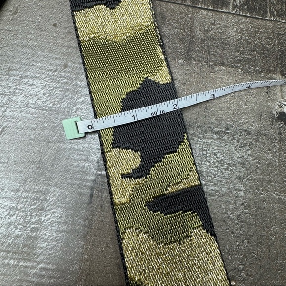 Ah Dorned Adjusted Camo Strap - Picture 5 of 6